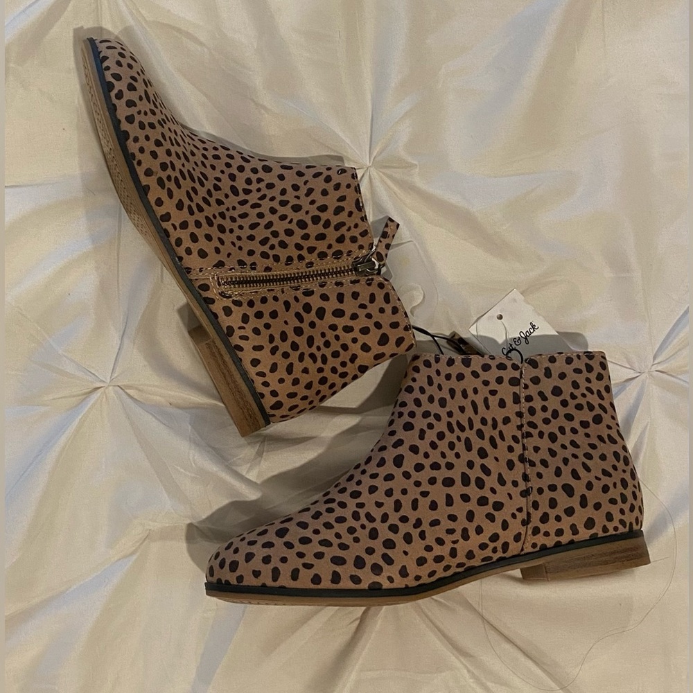 Ankle boots
